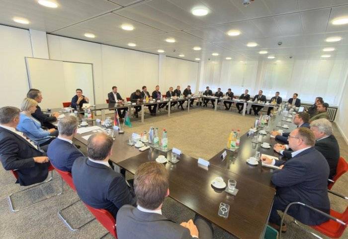 Turkmenistan and the German AKA Bank discussed prospects for trade and economic cooperation.