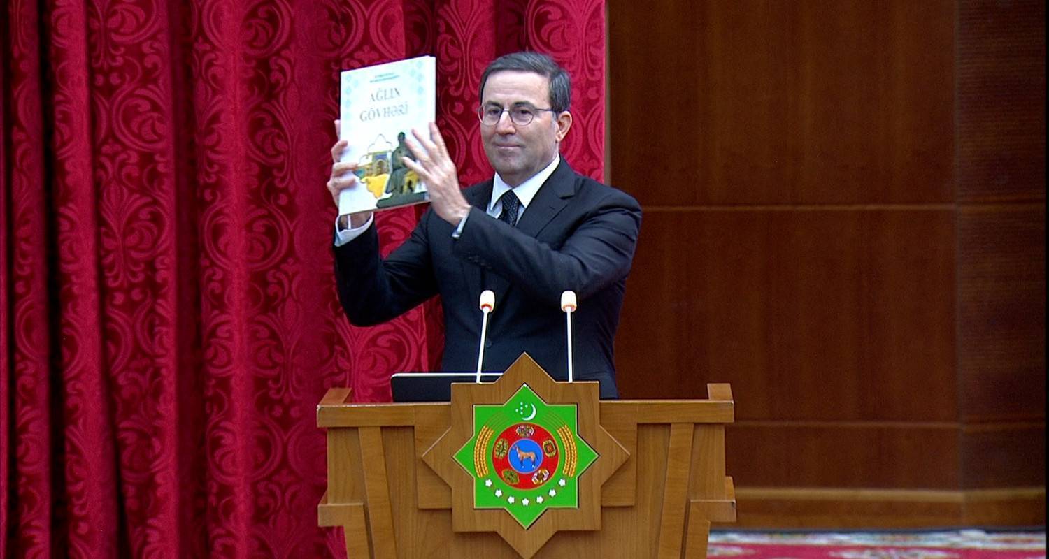 “The Pearl of Memory”: Presentation of the National Leader’s Book in Azerbaijani