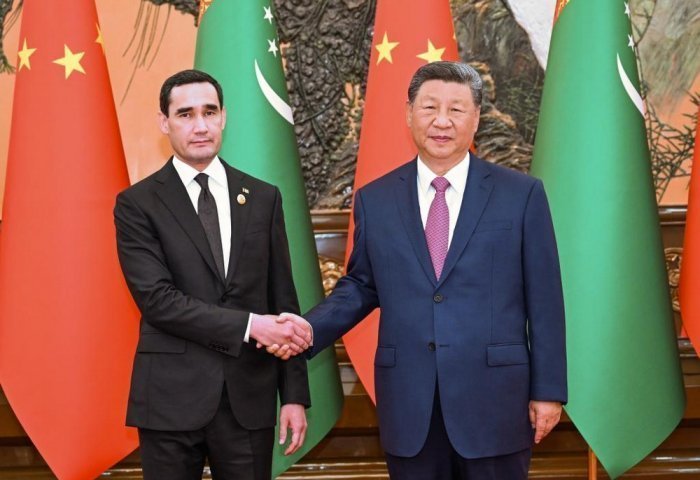 President of Turkmenistan Meets with Xi Jinping in Beijing