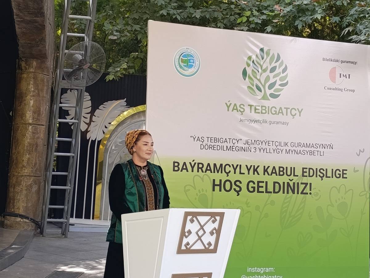 Environmental movement and professional organisation: three years of “Young Naturalist”